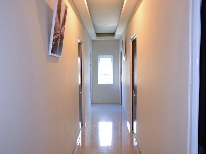 เรดดอร์ซ เนียร์ มังการ์ ดูวาสแควร์ Hotel จาการ์ตา ภายนอก รูปภาพ